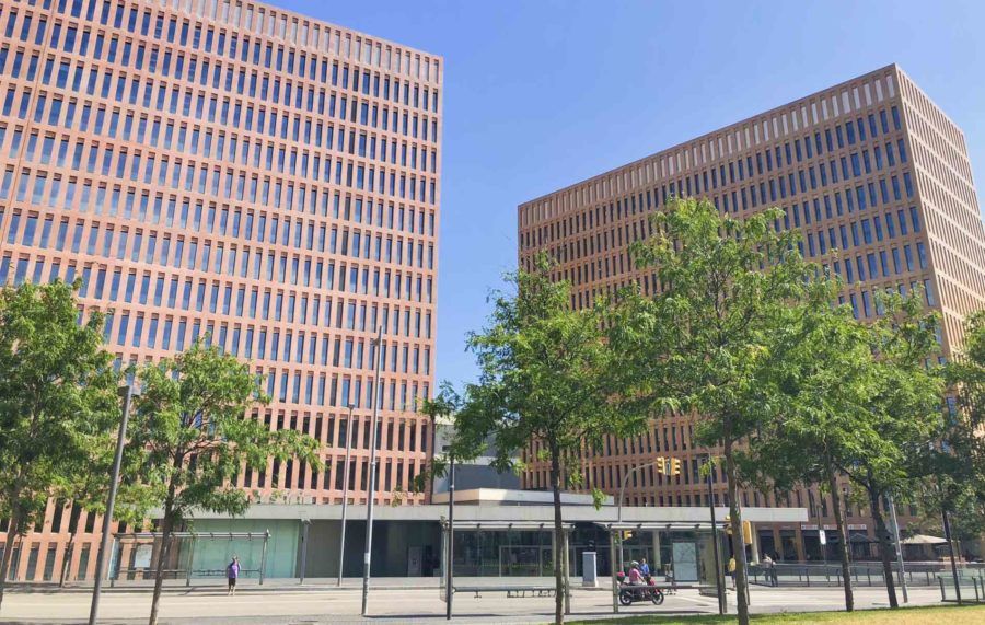 Un juez de Barcelona obliga a pagar un permiso parental retribuido aplicando directamente el Derecho de la UE